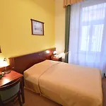 Grandhotel Garni Hotel 4*