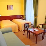 Grandhotel Garni Hotel 4*