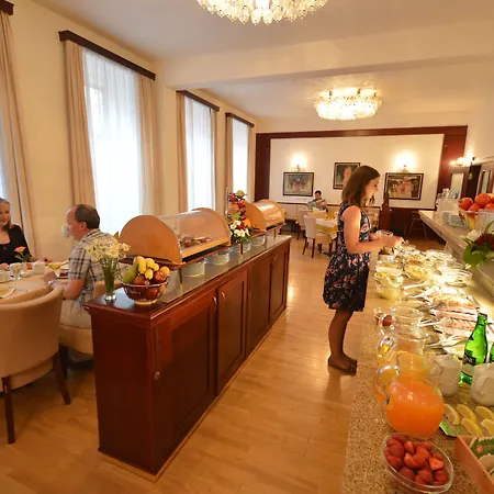 Grandhotel Garni 4* 이흘라바