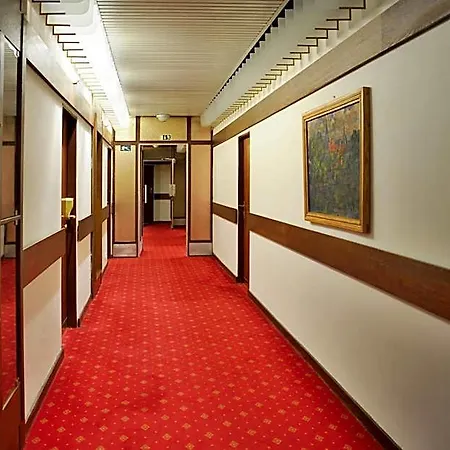 Grandhotel Garni Hotel 4*