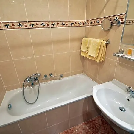 Grandhotel Garni Hotel 4*