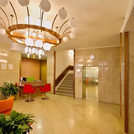 מלון Grandhotel Garni 4*
