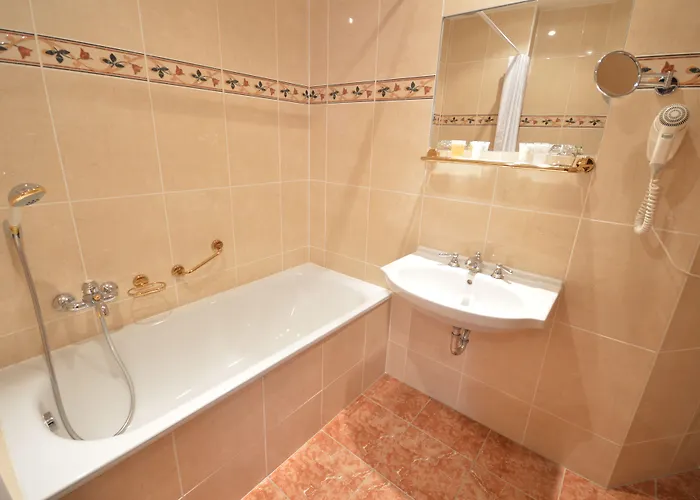 Otel Grandhotel Garni 4*
